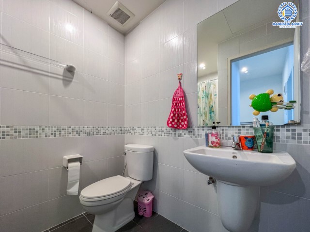 *****ทาวน์เฮ้าส์มือสองย่านนนทบุรี ม.ลุมพินีทาวน์วิลล์ ราชพฤกษ์-นครอินทร์ เนื้อที่ 17.5 ตร.ว. ฟังก์ชัน 3 ห้องนอน 2 ห้องน้ำ 2 ที่จอดรถ หน้าบ้านตรงกับสวน ไม่ชนใคร แถมฟรี! เครื่องปรับอากาศ, ปั้๊มน้ำ และถังเก็บน้ำ บนทำเลดี ใกล้ทางด่วน "ศรีรัช" และทางด่วน "รอบนอกกาญจนาภิเษก" จองเลย!